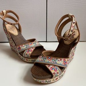 Gianni Bini Womens Lucia Wedge Heels 6 M